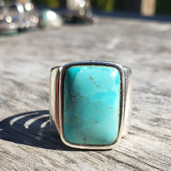 RESERVED Turquoise Heavy Sterling Silver Signed Ring Sz 8. 18 Grams - Picture 9 of 9